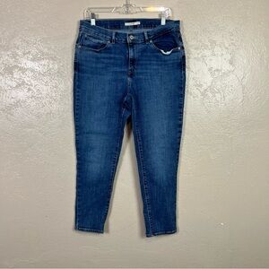Levis Jeans Womans Sz‎ 31  Classic Crop Style Blue Straight Leg Mid Rise Pants